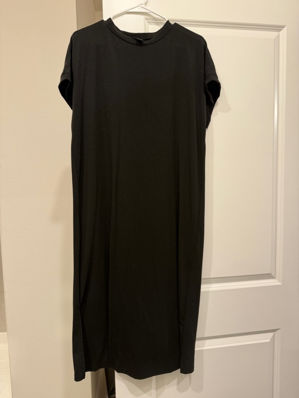 SHEIN Black Crewneck Tee Dress